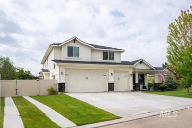 Over 3,000 custom square feet in the Prestigious Carriage Hills on Hunters Point Golf Club in Idaho - for sale on GolfHomes.com, golf home, golf lot