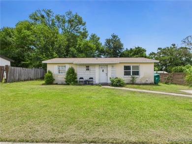 Charming Ranch-Style Retreat in Citrus Springs - Welcome to your on Citrus Springs Country Club in Florida - for sale on GolfHomes.com, golf home, golf lot