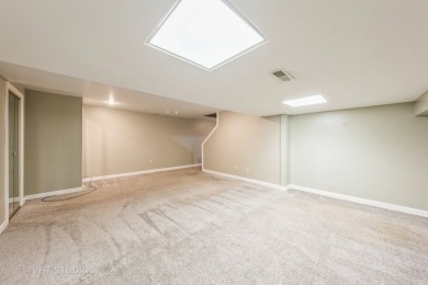THIS 3 BEDROOM 2.5 BATHROOM TOWNHOME  FEATURES A WELL -THOUGHT on Boughton Ridge Golf Course in Illinois - for sale on GolfHomes.com, golf home, golf lot