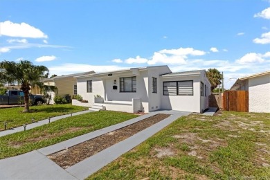 Beautifully renovated home in the heart of the Lake Worth Beach on Lake Worth Municipal Golf Course in Florida - for sale on GolfHomes.com, golf home, golf lot