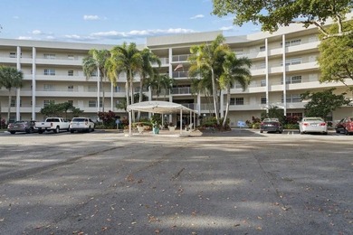 2-bed, 2-bath golf-view condo in the desirable all-ages Palm on Palm-Aire Country Club and Resort - The Oaks in Florida - for sale on GolfHomes.com, golf home, golf lot