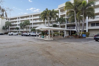 2-bed, 2-bath golf-view condo in the desirable all-ages Palm on Palm-Aire Country Club and Resort - The Oaks in Florida - for sale on GolfHomes.com, golf home, golf lot