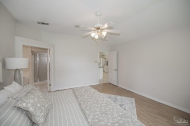 Great home in Stonebrook Village just steps from the clubhouse! on Stonebrook Golf Club in Florida - for sale on GolfHomes.com, golf home, golf lot