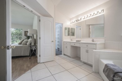 Great home in Stonebrook Village just steps from the clubhouse! on Stonebrook Golf Club in Florida - for sale on GolfHomes.com, golf home, golf lot