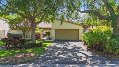 MOVE IN READY!! Discover the perfect blend of comfort and on IMG Academies Golf and Country Club in Florida - for sale on GolfHomes.com, golf home, golf lot
