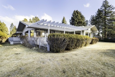 Golf course views from this 2752 sq ft single level home on Bend Golf and Country Club in Oregon - for sale on GolfHomes.com, golf home, golf lot