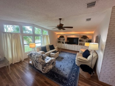 A well cared for 2 bedrooms, 2 bathrooms Palm Harbor home on the on Del Tura Golf and Country Club in Florida - for sale on GolfHomes.com, golf home, golf lot
