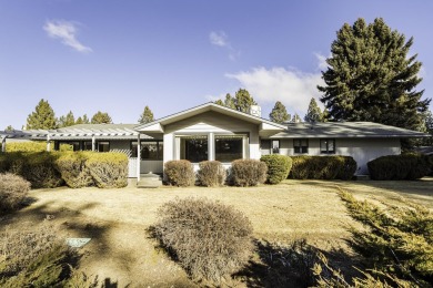 Golf course views from this 2752 sq ft single level home on Bend Golf and Country Club in Oregon - for sale on GolfHomes.com, golf home, golf lot