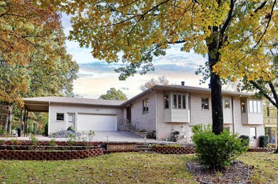 BREATHTAKING Mountain Views! Majestic 2 story home with plenty on DeSoto Golf Course in Arkansas - for sale on GolfHomes.com, golf home, golf lot