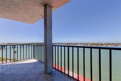 Your wait is over--your spot in Paradise is ready! Welcome to on Isla Del Sol Yacht and Country Club in Florida - for sale on GolfHomes.com, golf home, golf lot