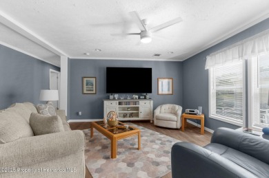 MOTIVATED SELLER WILL CONSIDER ALL REASONABLE CASH, CONVENTIONAL on Brookridge Country Club in Florida - for sale on GolfHomes.com, golf home, golf lot