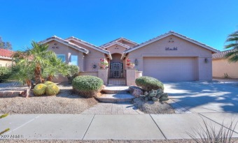 Amazing Golf Course Lot! This lovely 2 Bedroom 2 Bath home with on Mission Royale Golf Club in Arizona - for sale on GolfHomes.com, golf home, golf lot
