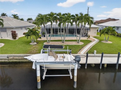 PUNTA GORDA ISLES!! BEAUTIFUL 3 BEDROOM, 2 BATH, 2 CAR GARAGE on Saint Andrews South Golf Club in Florida - for sale on GolfHomes.com, golf home, golf lot