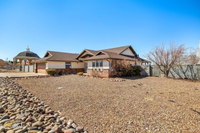 Nice curb appeal, 3-bedroom 2 bath home in a well-established on Snowflake Municipal Golf Course in Arizona - for sale on GolfHomes.com, golf home, golf lot