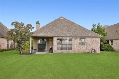 Absolutely Stunning, Two-Story 3 Bed, 3 Bath furnished home for on Oak Harbor Golf Club in Louisiana - for sale on GolfHomes.com, golf home, golf lot