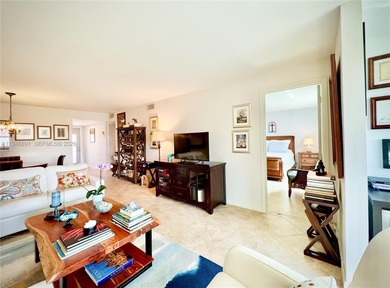 Immaculate and beautifully updated unit in a desirable 55+ on Sunrise Lakes Phase III in Florida - for sale on GolfHomes.com, golf home, golf lot