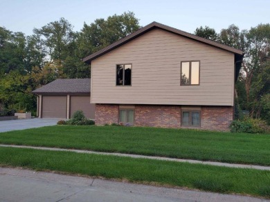 Beautiful 3 bedroom 2 1/2 bath home located in West Ord Acres on Ord Golf Club in Nebraska - for sale on GolfHomes.com, golf home, golf lot