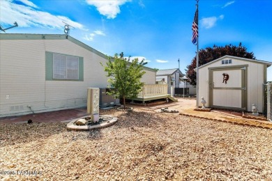 Age restriction community.Beautiful place to call home, Clean on Quail Wood Greens Golf Course in Arizona - for sale on GolfHomes.com, golf home, golf lot