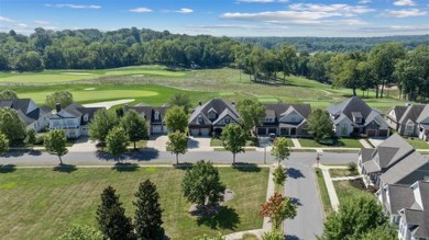 Immaculate home located in the Villages of Olde Stone on The Club At Olde Stone in Kentucky - for sale on GolfHomes.com, golf home, golf lot