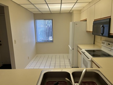 Fantastic opportunity to purchase a 2 bedroom, 2 bath first on Heritage Ridge Golf Club in Florida - for sale on GolfHomes.com, golf home, golf lot