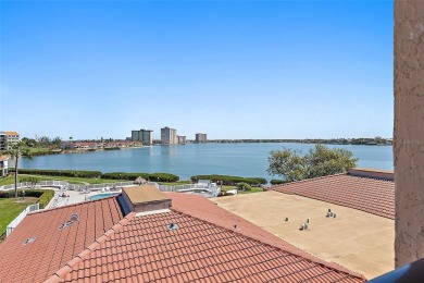 BEST PRICE IN ISLA DEL SOL! This spacious 2BR condo has on Isla Del Sol Yacht and Country Club in Florida - for sale on GolfHomes.com, golf home, golf lot