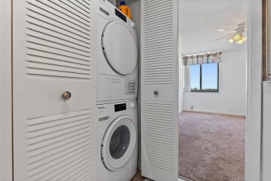 BEST PRICE IN ISLA DEL SOL! This spacious 2BR condo has on Isla Del Sol Yacht and Country Club in Florida - for sale on GolfHomes.com, golf home, golf lot