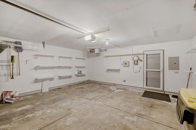 Newly refreshed 2 story townhome located in the desirable Indian on Willow Crest Golf Club in Illinois - for sale on GolfHomes.com, golf home, golf lot