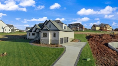 Beautiful new construction home in the Overlook of Olde Stone on The Club At Olde Stone in Kentucky - for sale on GolfHomes.com, golf home, golf lot