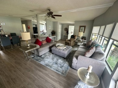 This well loved 2 bedroom, 2 bathroom Palm Harbor home is being on Del Tura Golf and Country Club in Florida - for sale on GolfHomes.com, golf home, golf lot
