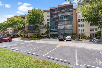 Great opportunity to own a beautiful apartment in a quiet 55+ on Inverrary Country Club in Florida - for sale on GolfHomes.com, golf home, golf lot