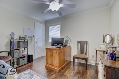 Welcome to this beautifully updated 3 bedroom, 2 bath home on Squirrel Run Golf Courses in Louisiana - for sale on GolfHomes.com, golf home, golf lot