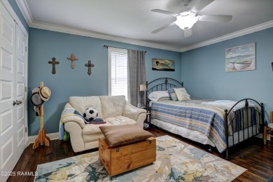Welcome to this beautifully updated 3 bedroom, 2 bath home on Squirrel Run Golf Courses in Louisiana - for sale on GolfHomes.com, golf home, golf lot
