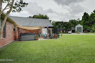 Welcome to this beautifully updated 3 bedroom, 2 bath home on Squirrel Run Golf Courses in Louisiana - for sale on GolfHomes.com, golf home, golf lot