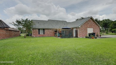 Welcome to this beautifully updated 3 bedroom, 2 bath home on Squirrel Run Golf Courses in Louisiana - for sale on GolfHomes.com, golf home, golf lot