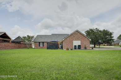 Welcome to this beautifully updated 3 bedroom, 2 bath home on Squirrel Run Golf Courses in Louisiana - for sale on GolfHomes.com, golf home, golf lot