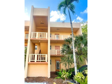 JUST REDUCED!!!This charming corner unit is nestled in Rokest on Colony West Country Club in Florida - for sale on GolfHomes.com, golf home, golf lot