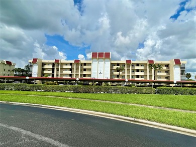 Lovely 2/2 condo is in the desirable Boca Barwood 55+ community on Boca Dunes Golf and Country Club in Florida - for sale on GolfHomes.com, golf home, golf lot