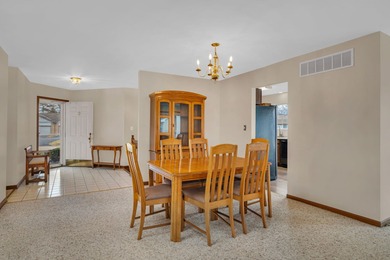 Welcome to this pristine ranch end-unit located in a on The Links at Carillon in Illinois - for sale on GolfHomes.com, golf home, golf lot