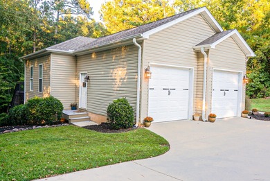 Awesome home to host your holiday gatherings this year! Welcome on Monticello Golf Club At Savannah Lakes in South Carolina - for sale on GolfHomes.com, golf home, golf lot