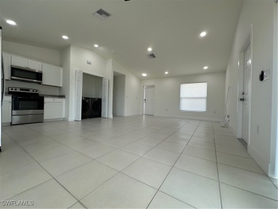 THIS SELLERS LOSS IS YOUR GAIN - MOTIVATED SELLERS!!! Don't let on Burnt Store Golf Club in Florida - for sale on GolfHomes.com, golf home, golf lot