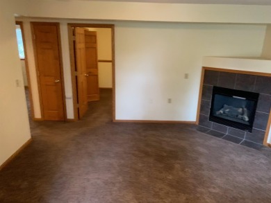 Bi level 3 bed 2 bath condo with 2 car attached garage, 5 on Lake Ripley Country Club in Wisconsin - for sale on GolfHomes.com, golf home, golf lot