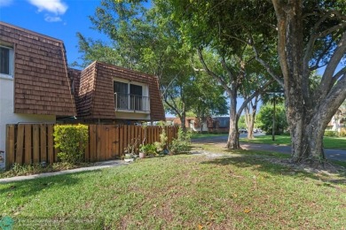 Ready to move in. In the beautiful community of  PINE ISLAND on Pine Island Ridge Country Club in Florida - for sale on GolfHomes.com, golf home, golf lot