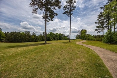 Welcome to 702 Riverside Estates -- a move-in ready, 3 bedroom on Riverside Country Club in Alabama - for sale on GolfHomes.com, golf home, golf lot