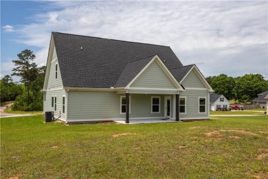 Welcome to 702 Riverside Estates -- a move-in ready, 3 bedroom on Riverside Country Club in Alabama - for sale on GolfHomes.com, golf home, golf lot