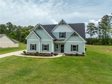 Welcome to 702 Riverside Estates -- a move-in ready, 3 bedroom on Riverside Country Club in Alabama - for sale on GolfHomes.com, golf home, golf lot