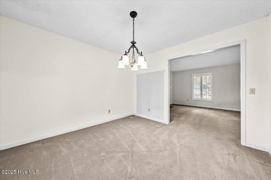 Easy one-story living in the heart of Pinehurst. This 3-bedroom on Pinehurst Resort and Country Club in North Carolina - for sale on GolfHomes.com, golf home, golf lot