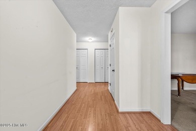 Easy one-story living in the heart of Pinehurst. This 3-bedroom on Pinehurst Resort and Country Club in North Carolina - for sale on GolfHomes.com, golf home, golf lot