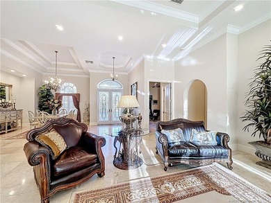 Hobe Sound Golf Club *Hidden Gem* on 8th Fairway. Rare 4BR/4BA on Hobe Sound Golf Club in Florida - for sale on GolfHomes.com, golf home, golf lot