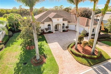 Hobe Sound Golf Club *Hidden Gem* on 8th Fairway. Rare 4BR/4BA on Hobe Sound Golf Club in Florida - for sale on GolfHomes.com, golf home, golf lot