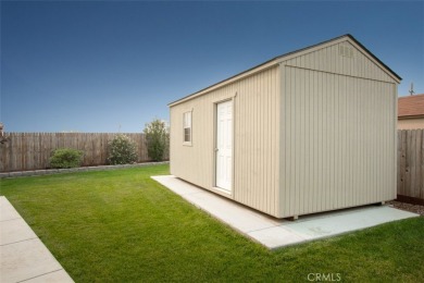 BETTER THAN BRAND NEW! Equipped with blinds throughout and front on Table Mountain Golf Course in California - for sale on GolfHomes.com, golf home, golf lot